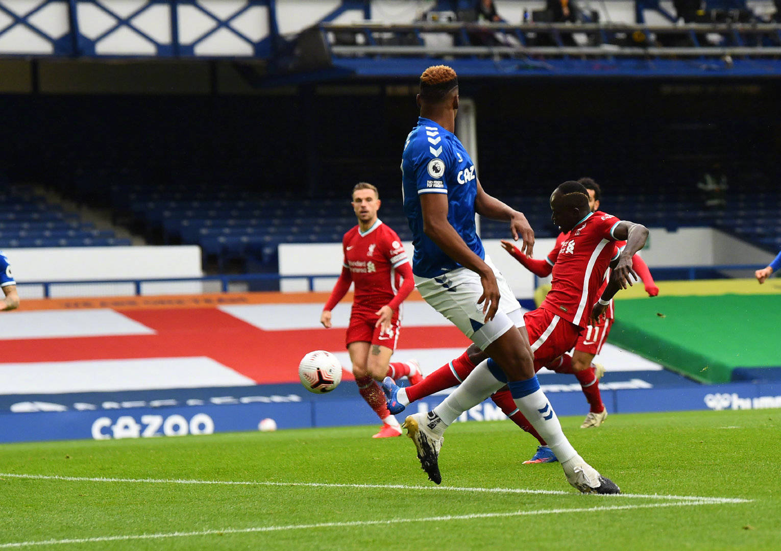 迪内斯对卢 迪内斯对卢